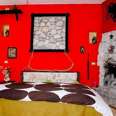 Hotel Vila "Oda E Miqve" Vlore Bagian luar foto