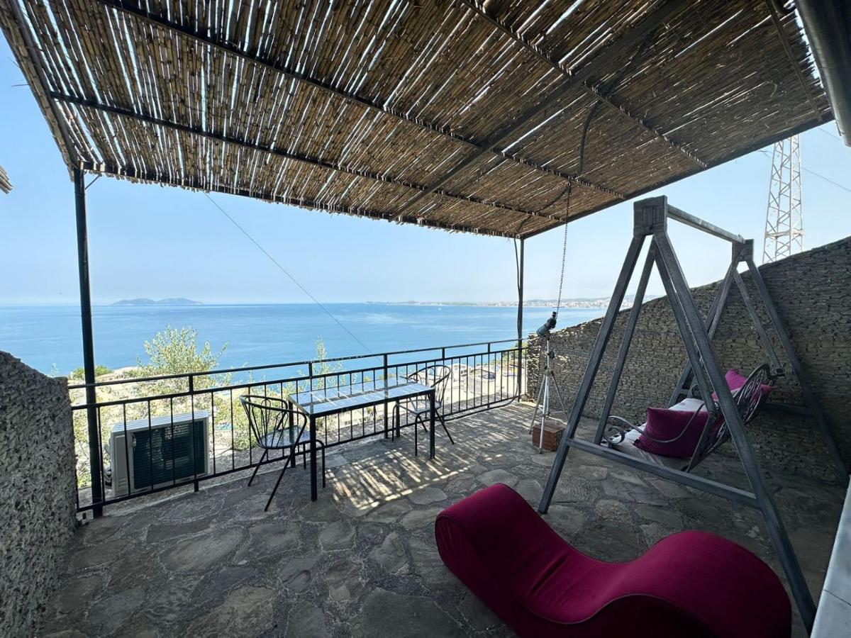 Hotel Vila "Oda E Miqve" Vlore Bagian luar foto