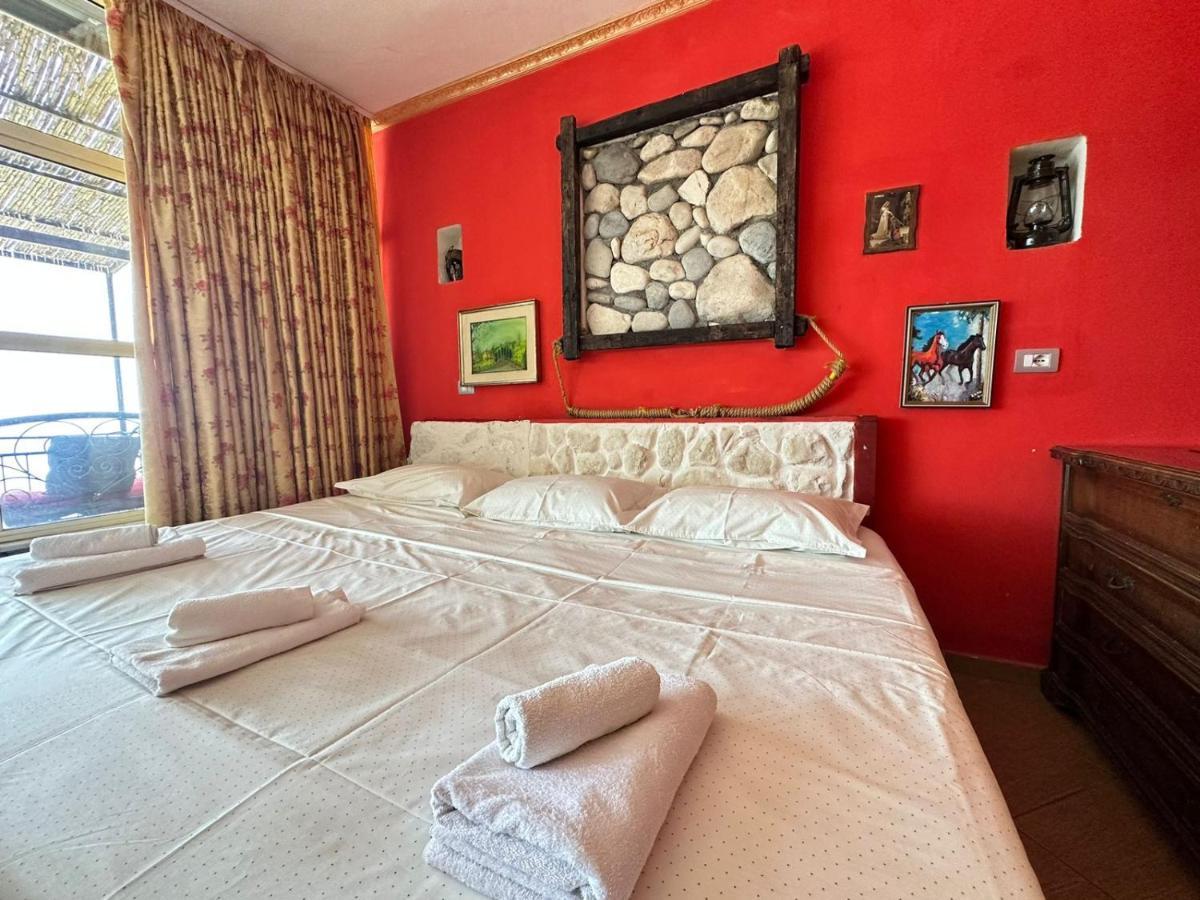 Hotel Vila "Oda E Miqve" Vlore Bagian luar foto