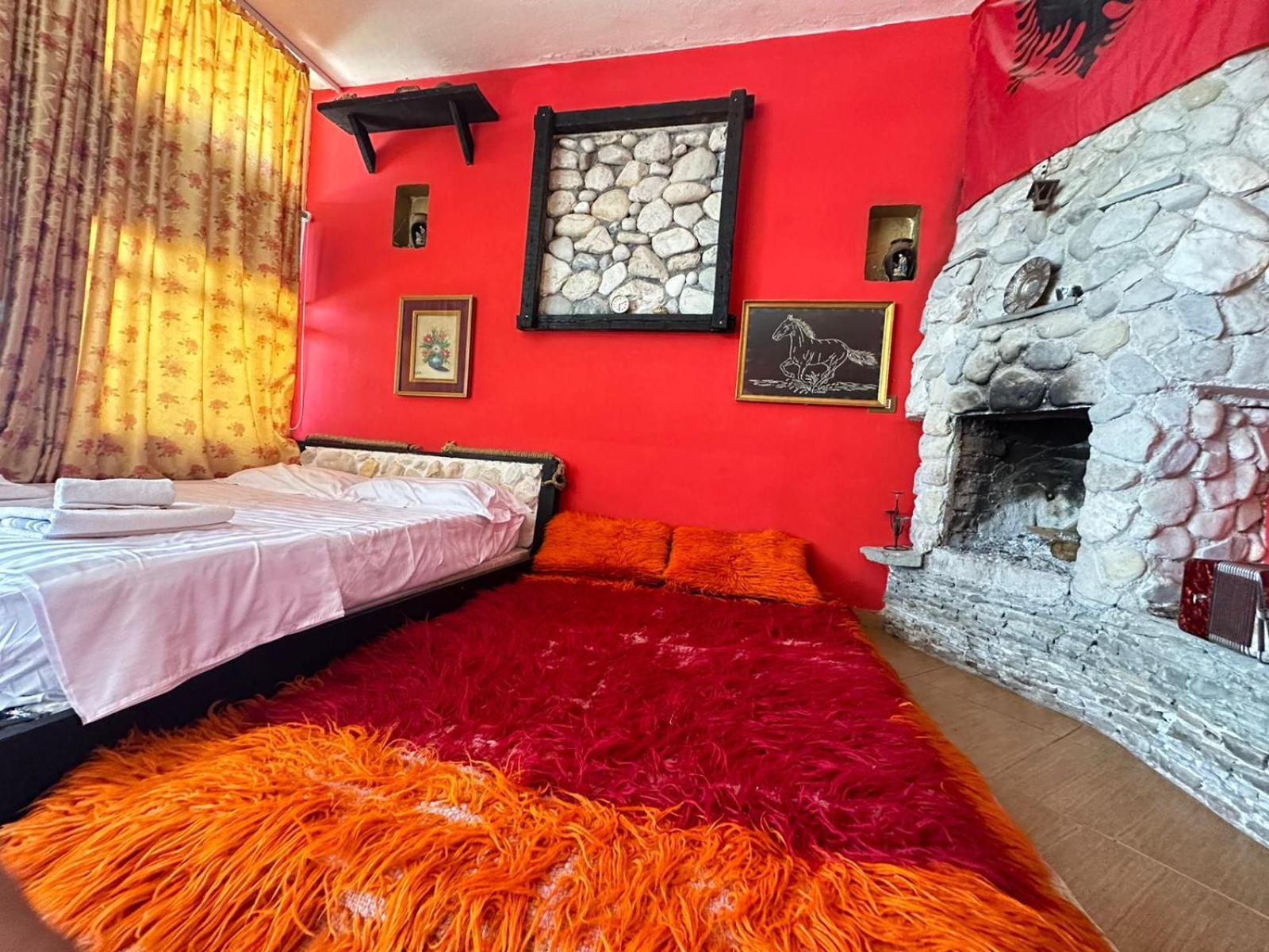 Hotel Vila "Oda E Miqve" Vlore Bagian luar foto