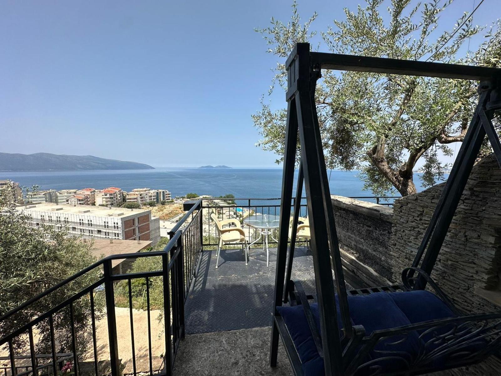 Hotel Vila "Oda E Miqve" Vlore Bagian luar foto