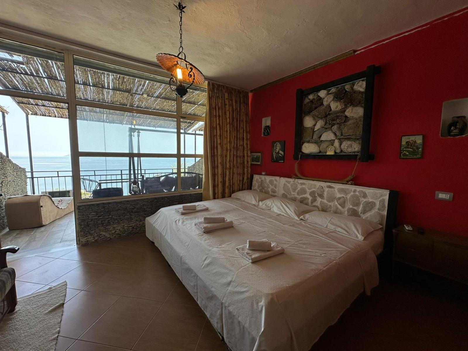 Hotel Vila "Oda E Miqve" Vlore Bagian luar foto
