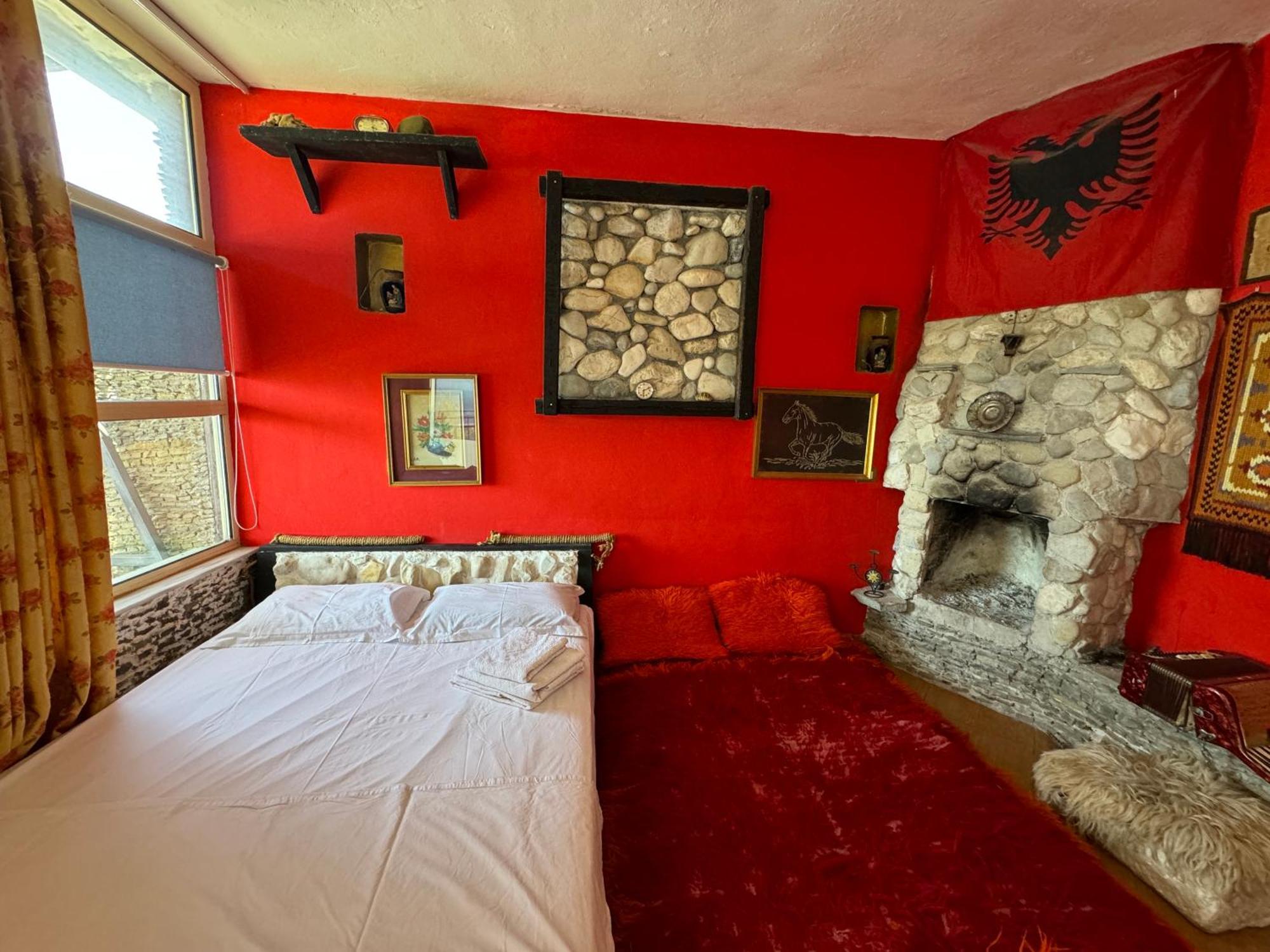 Hotel Vila "Oda E Miqve" Vlore Bagian luar foto