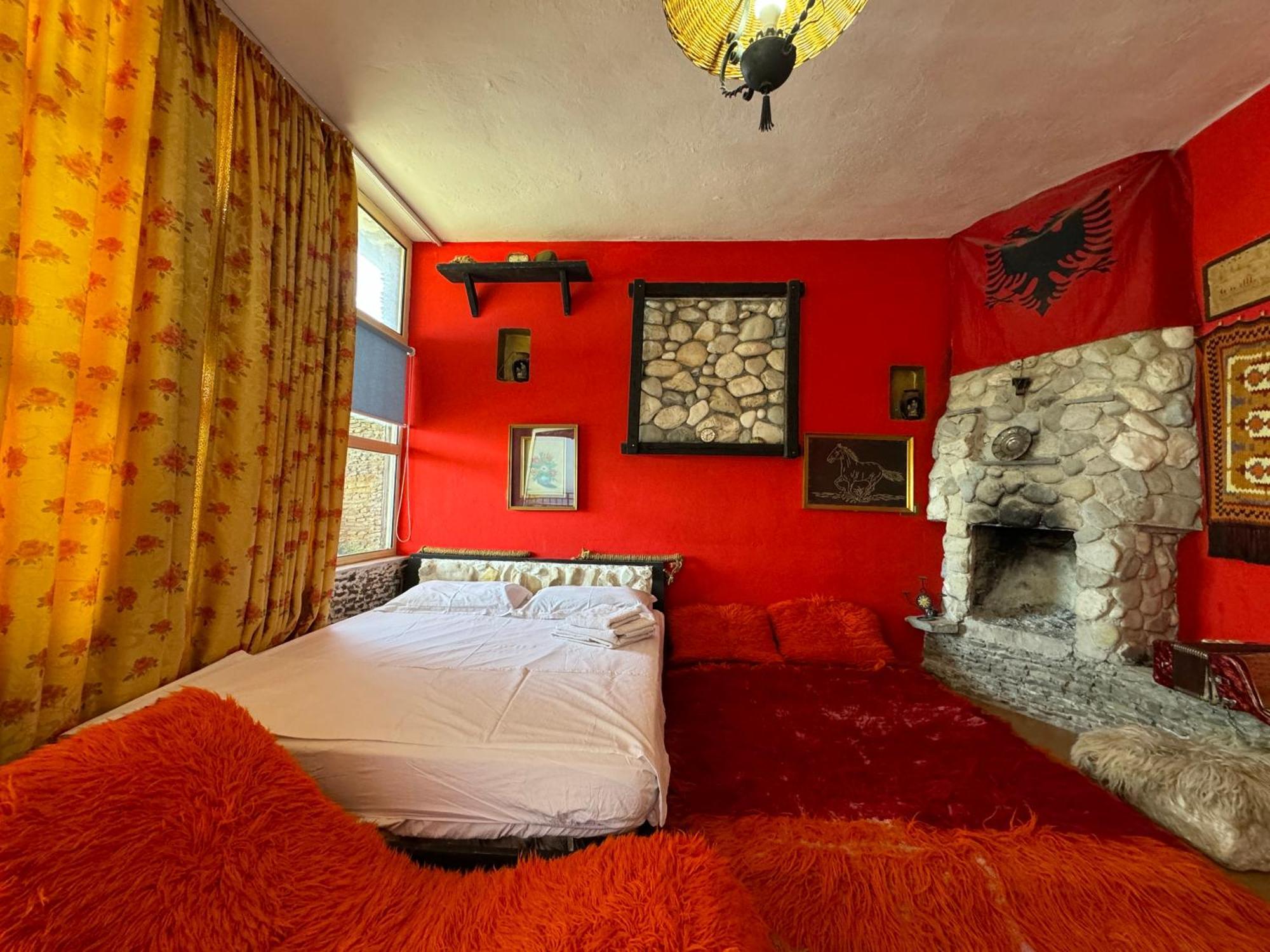 Hotel Vila "Oda E Miqve" Vlore Bagian luar foto