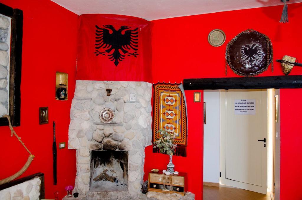 Hotel Vila "Oda E Miqve" Vlore Bagian luar foto