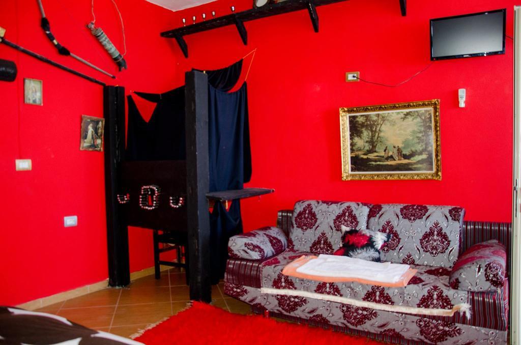 Hotel Vila "Oda E Miqve" Vlore Bagian luar foto