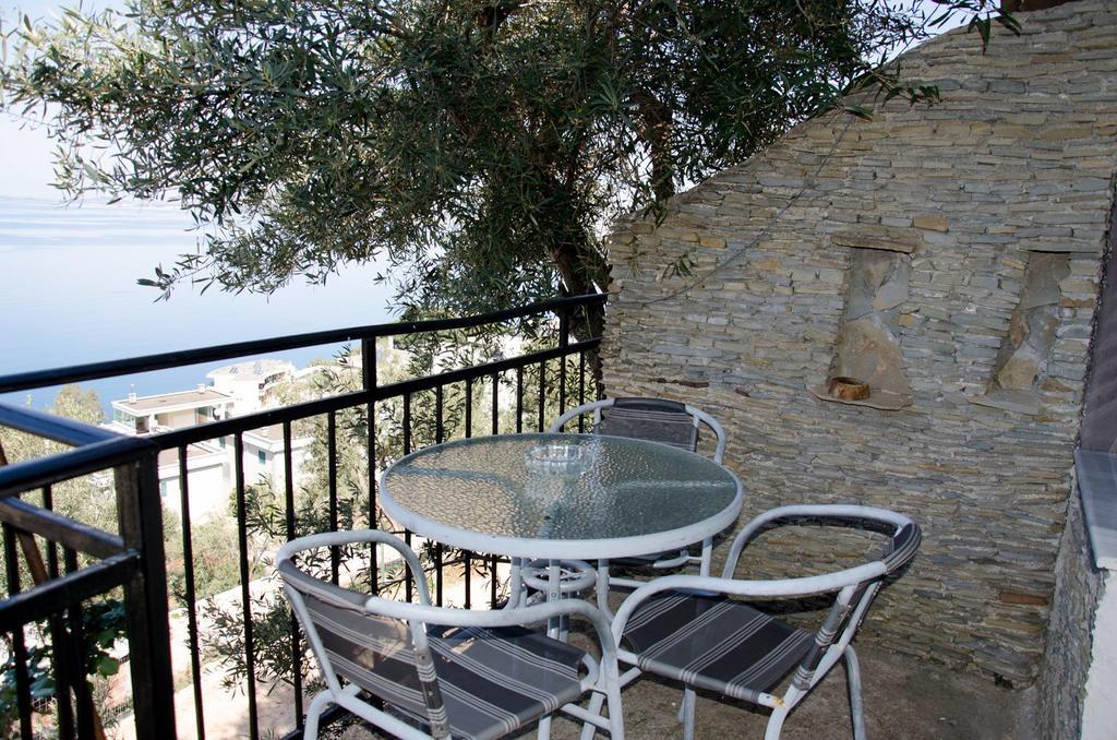 Hotel Vila "Oda E Miqve" Vlore Bagian luar foto