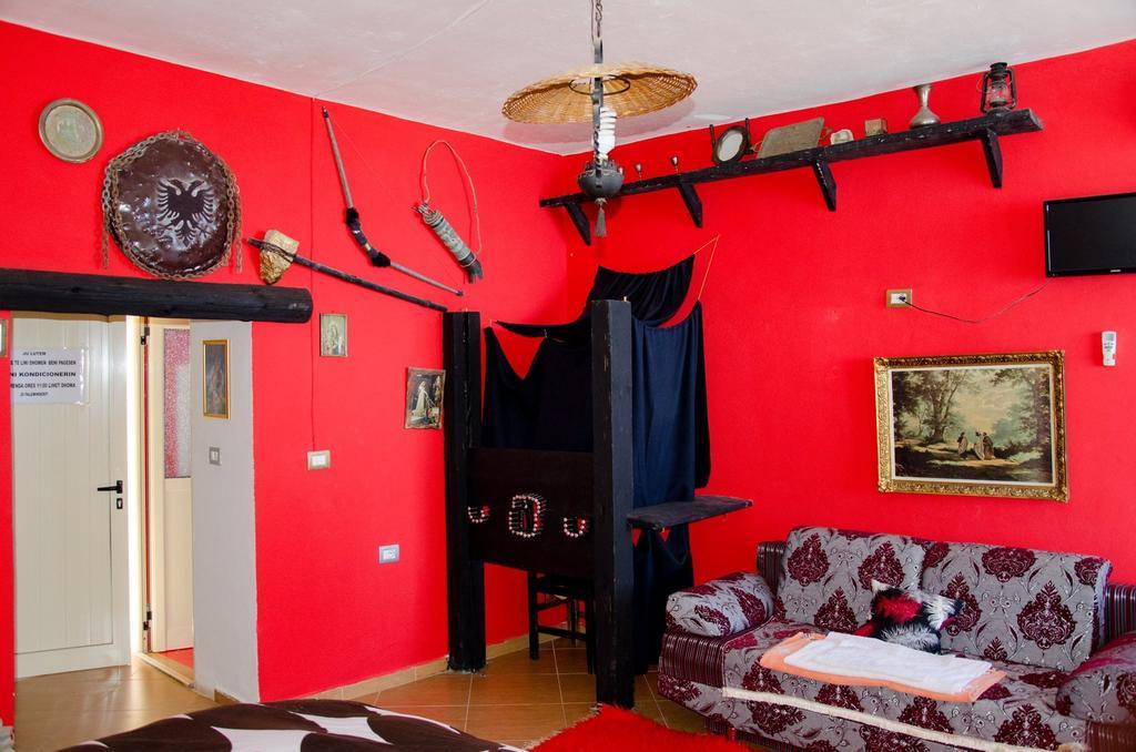 Hotel Vila "Oda E Miqve" Vlore Bagian luar foto