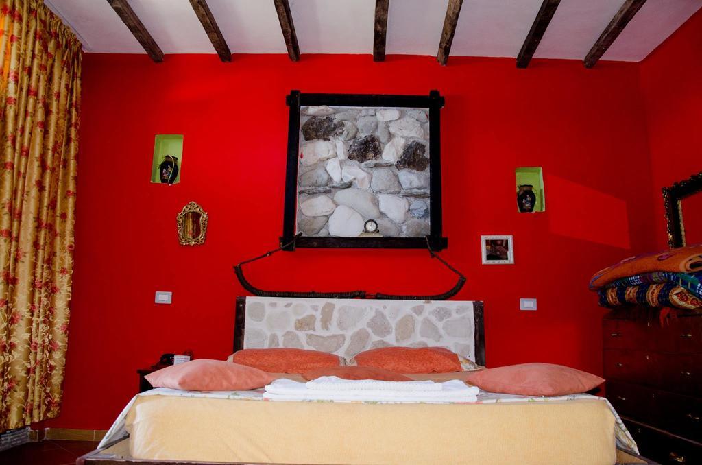 Hotel Vila "Oda E Miqve" Vlore Bagian luar foto
