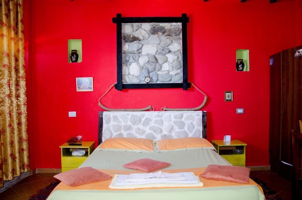Hotel Vila "Oda E Miqve" Vlore Bagian luar foto